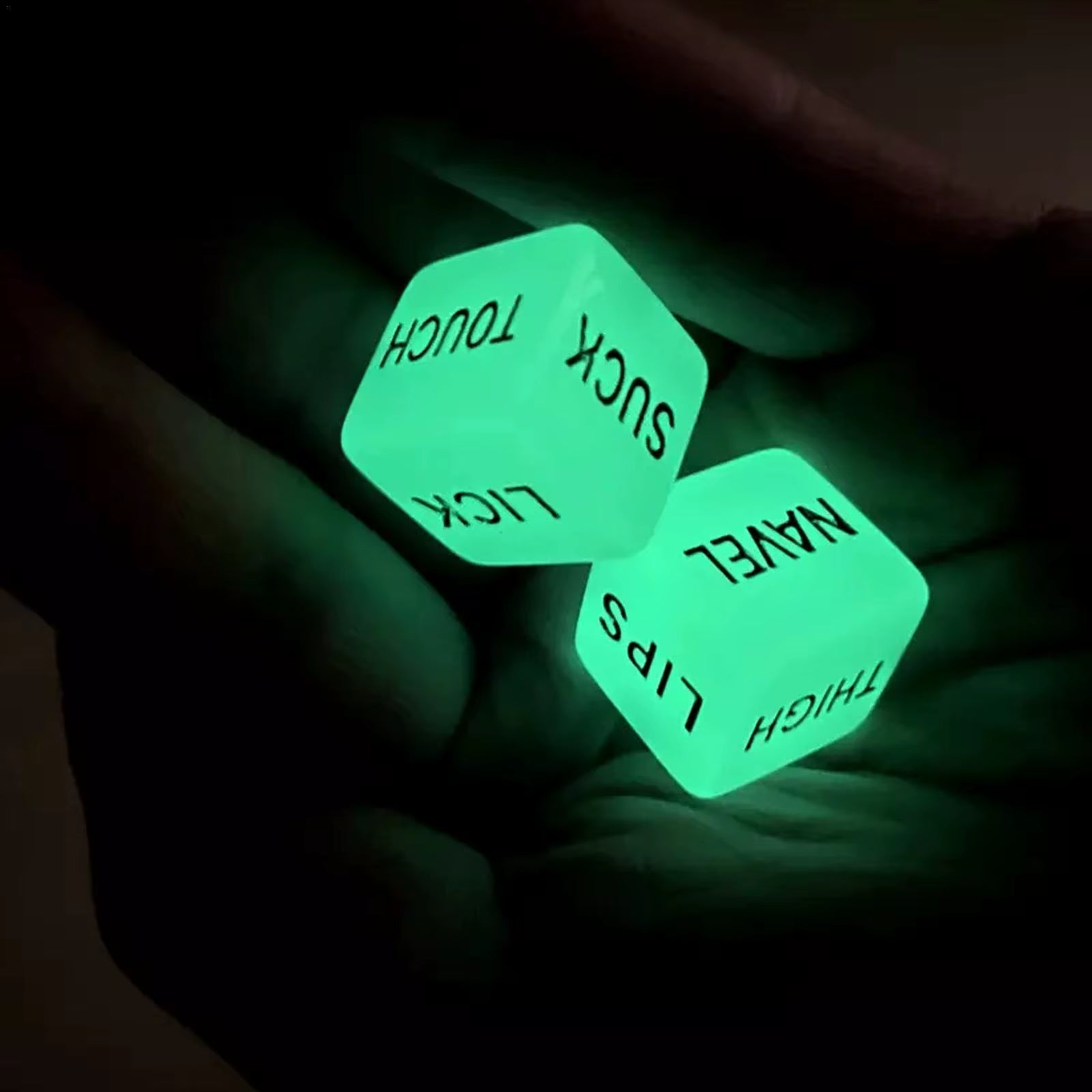 2Pcs Funny Glow in Dark Love Dice Toys Adult Couple Lovers Games Aid Sex Party Toy Valentines Day Gift for Boyfriend Girlfriend